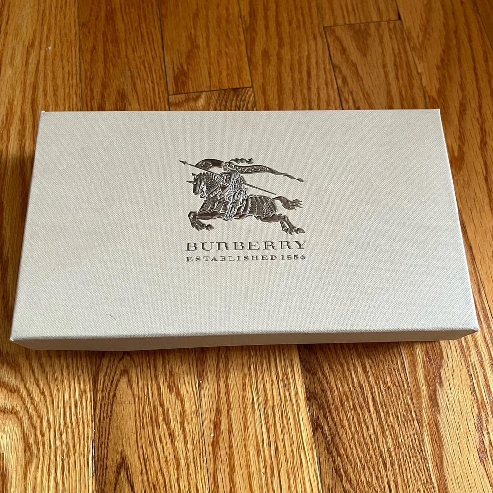 Burberry wallet - Picture 8 of 8